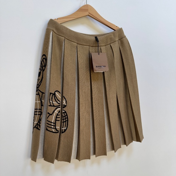 Burberry Girls Thomas Bear Avril Pleated Knit Skirt - Picture 9 of 11